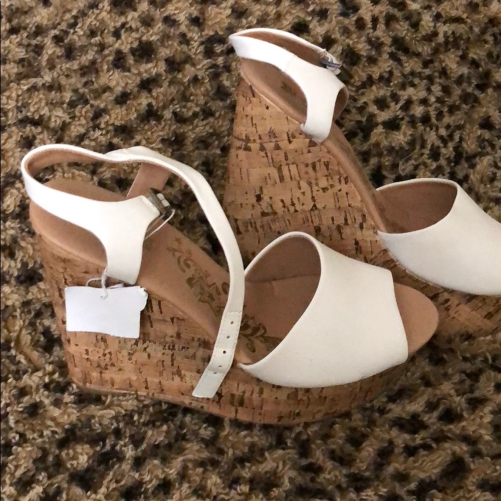 White wedges